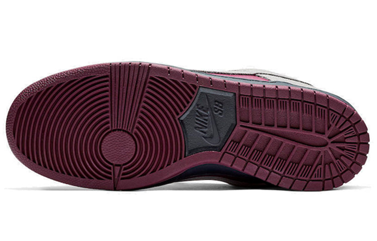 Nike SB Dunk Low “True Berry”