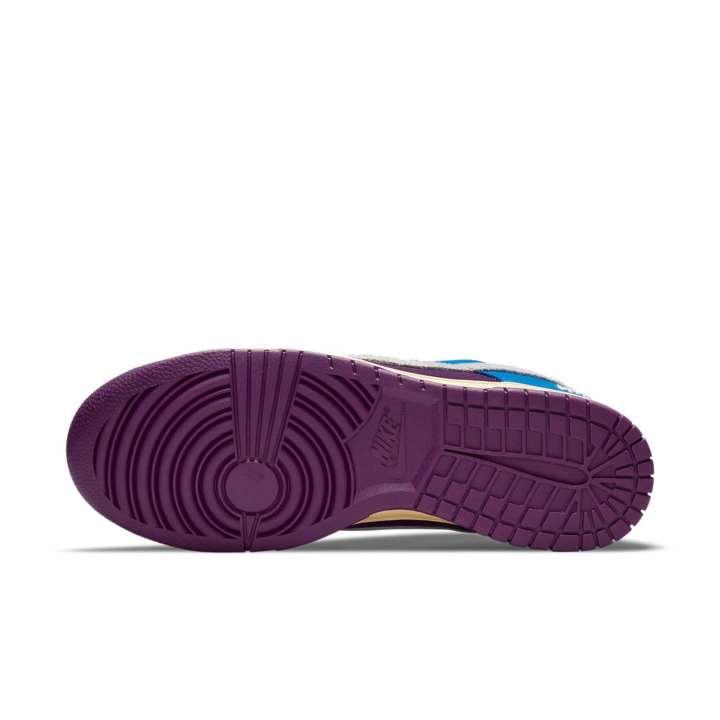 Nike x Undefeated Dunk Low SP “5 On It”