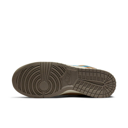 Nike x size? Dunk Low “Dark Driftwood”