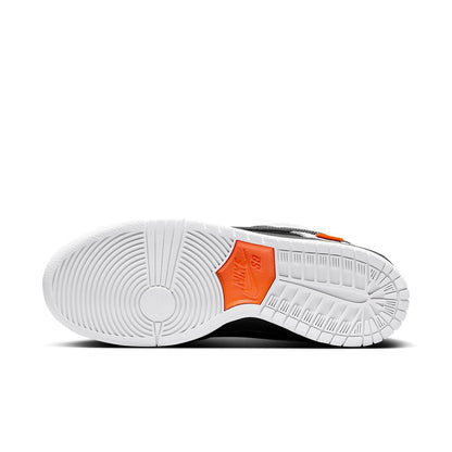 Nike x TIGHTBOOTH SB Dunk Low “White Black”