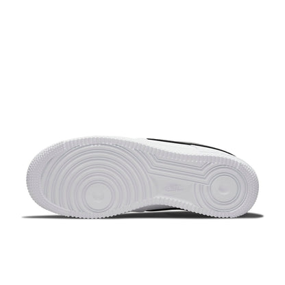 Nike Air Force 1 “07 Essential “White Metallic Silver”