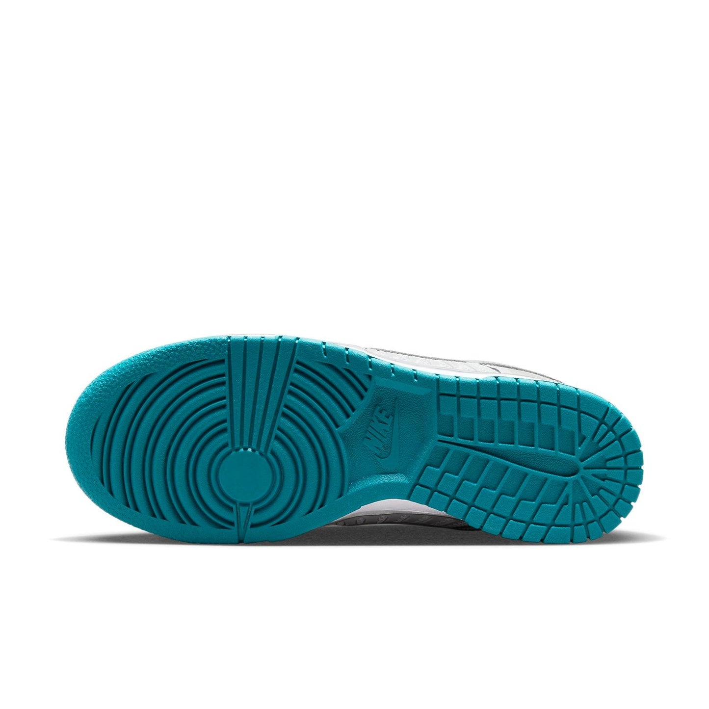 Nike Dunk Low “Timeless”