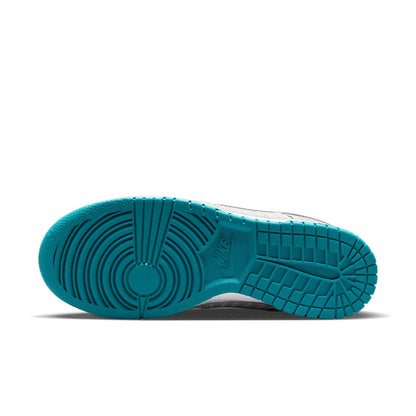 Nike Dunk Low “Timeless”