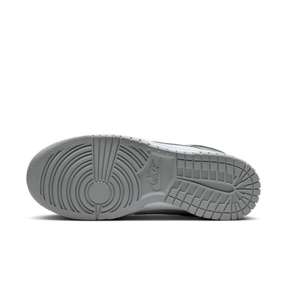 Nike Dunk Low “Metallic Silver”
