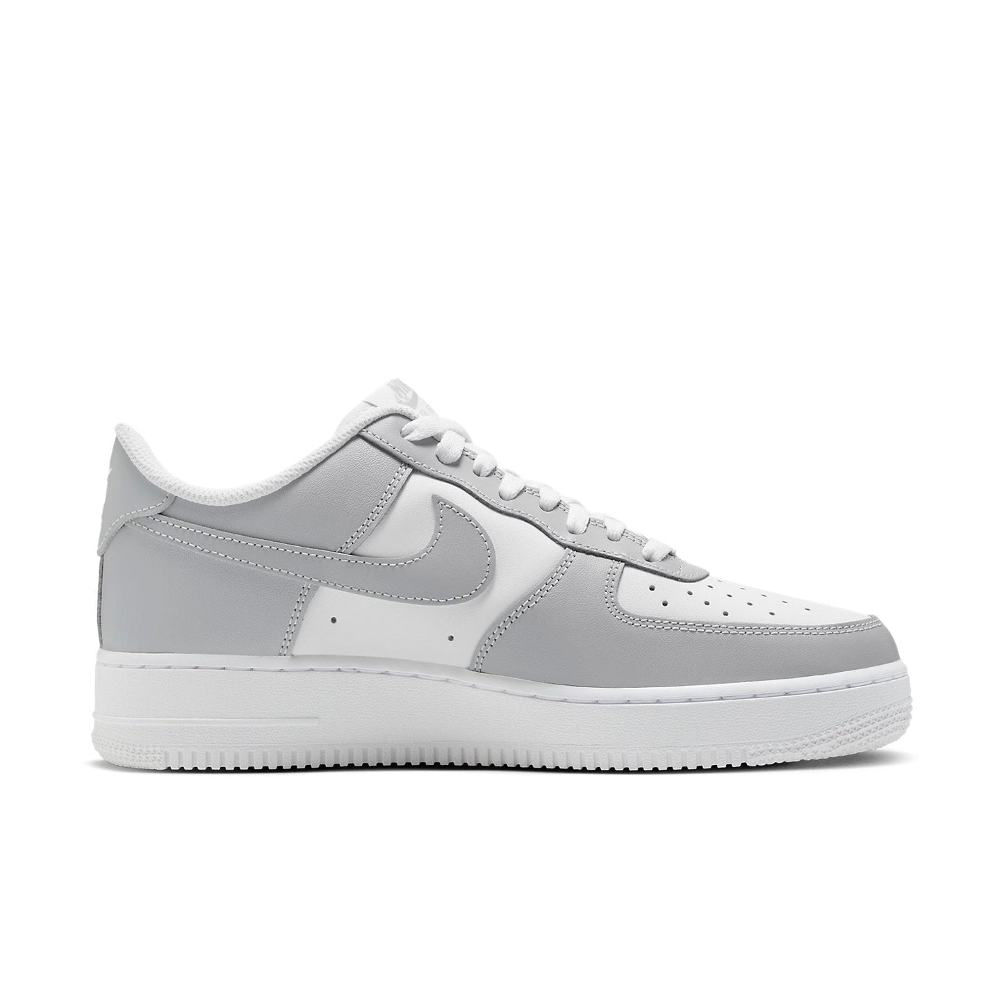 Nike Air Force 1 07 “Light Smoke Grey White”