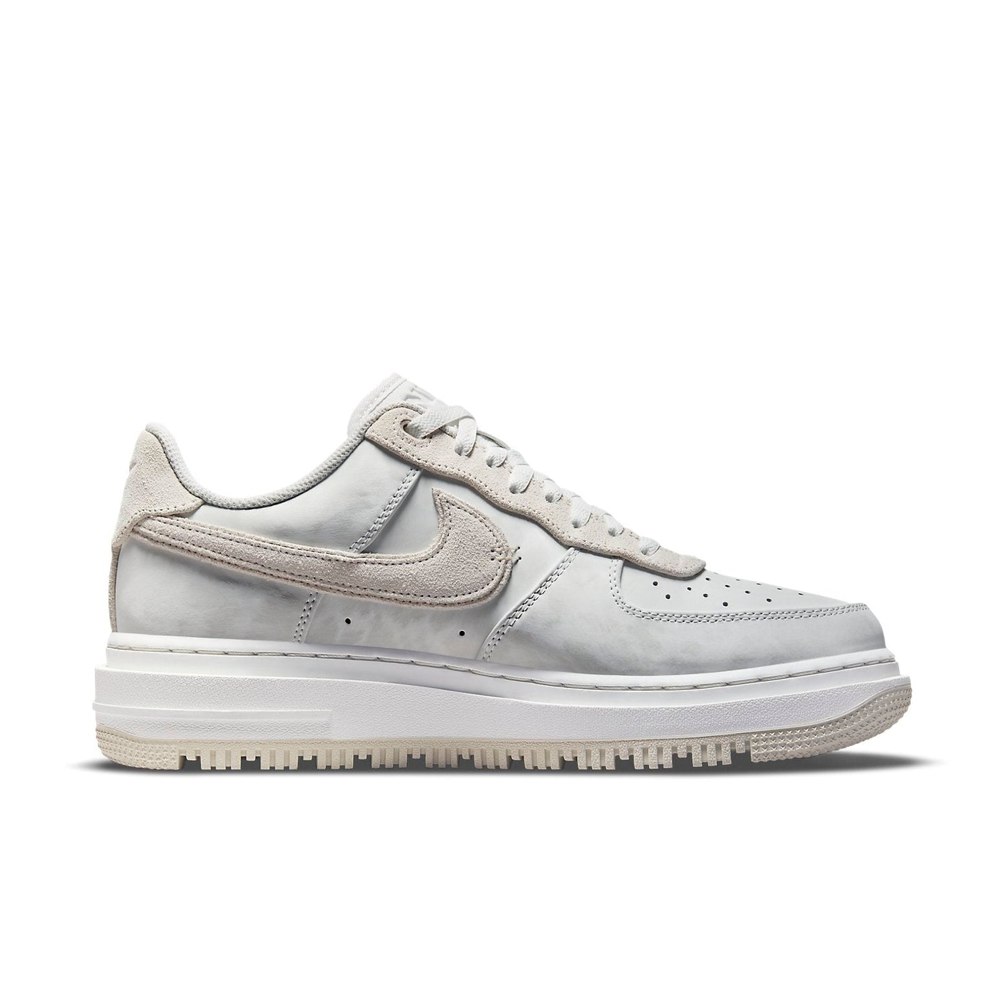 Nike Air Force 1 Luxe “Triple White”