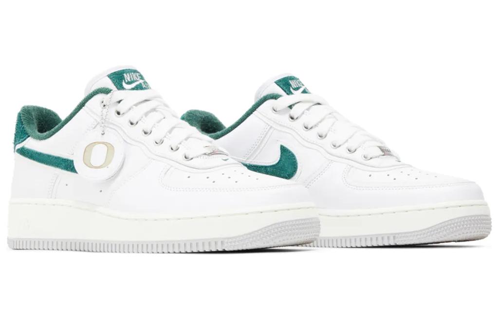 Nike Air Force 1 “07 Premium “University of Oregon PE”
