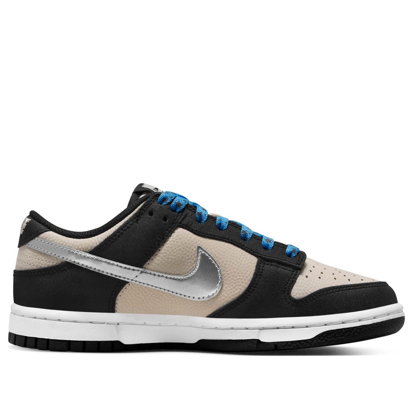 Nike Dunk Low “Starry Laces”