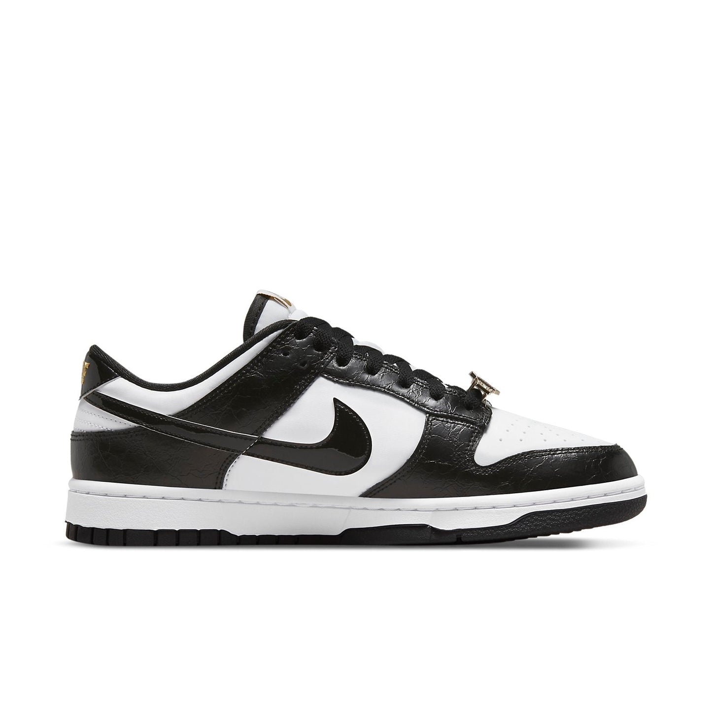 Nike Dunk Low SE “World Champ”