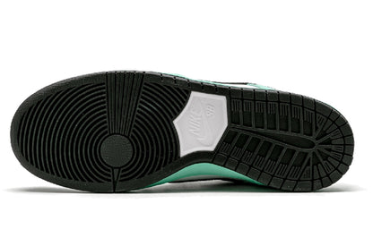 Nike SB Dunk Low “Sea Crystal”
