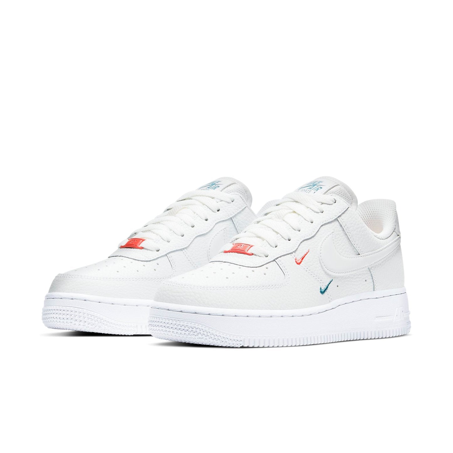 Nike Air Force 1 “07 Essential “Summit White Solar Red”