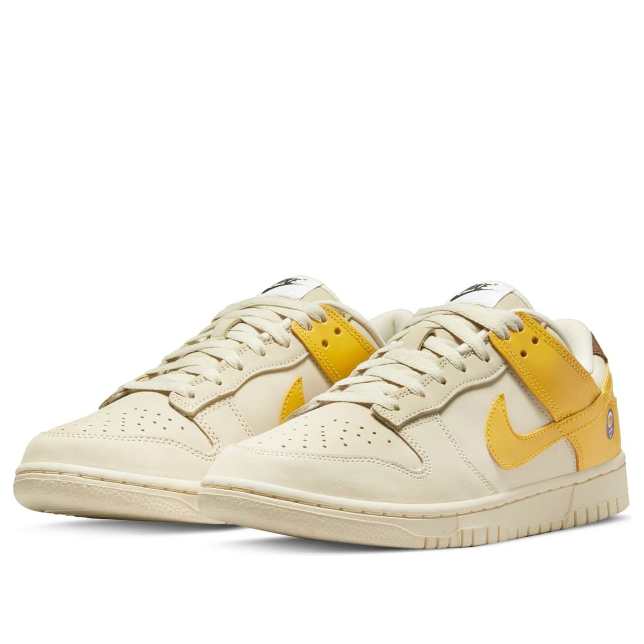 Nike Dunk Low LX “Banana”