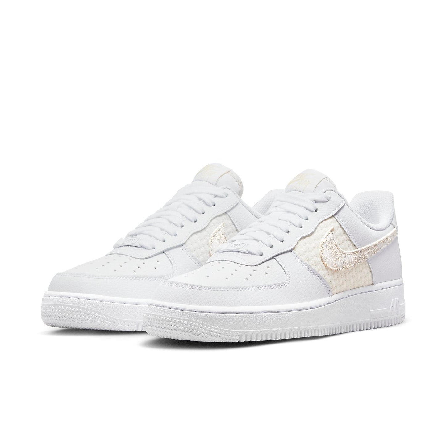 Nike Air Force 1 “07 SE “Flower Swoosh”