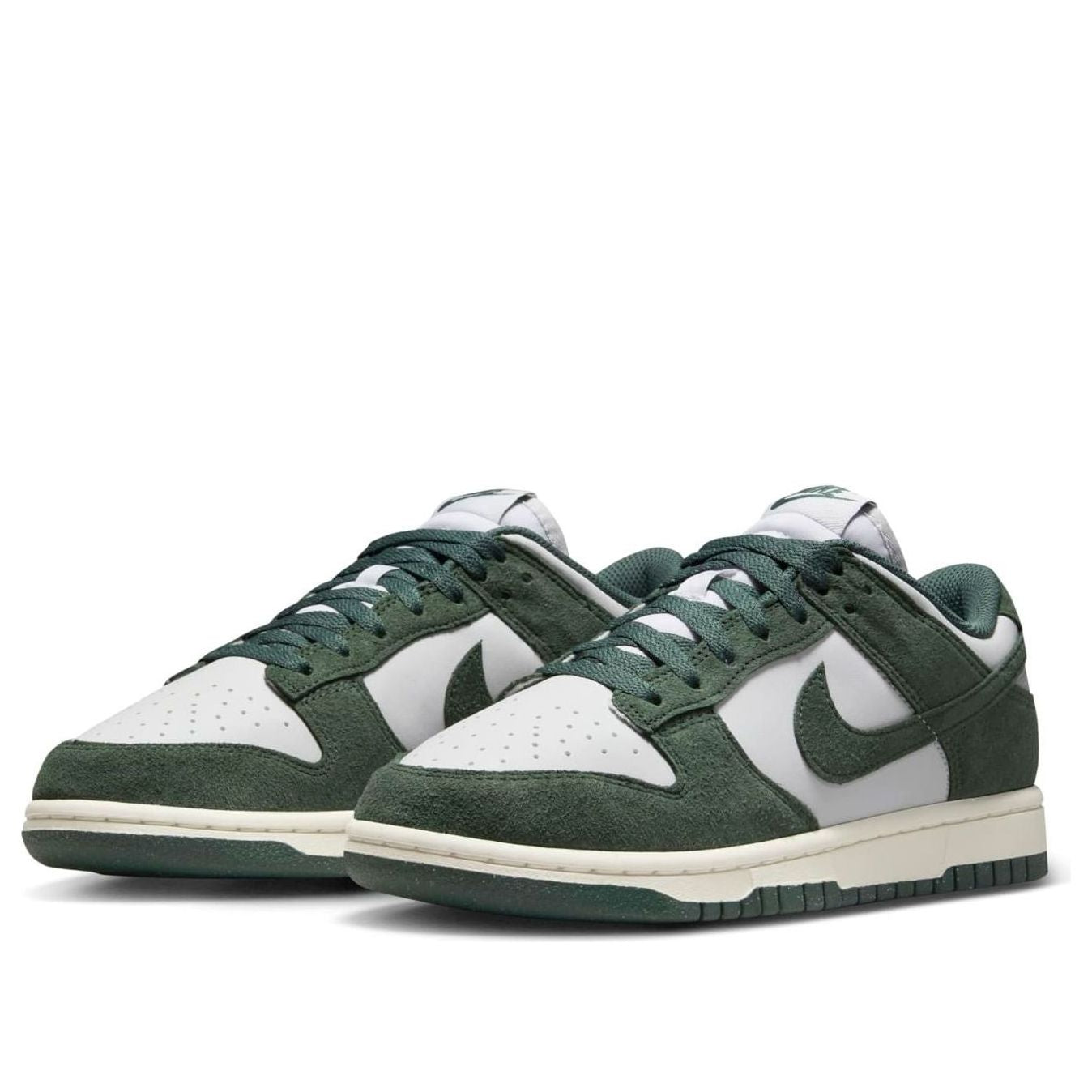 Nike Dunk Low Next Nature “Vintage Green”