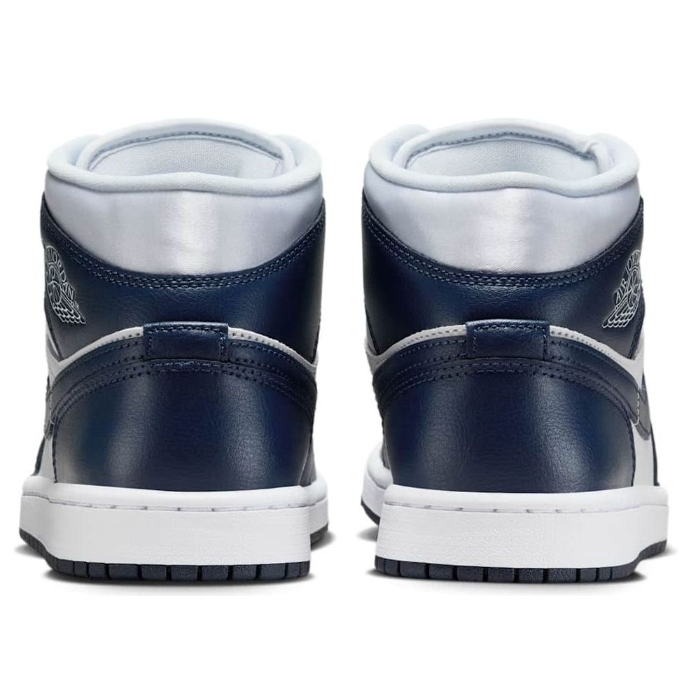 Air Jordan 1 Mid SE “Football Grey White Midnight Navy”