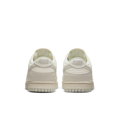 Nike Dunk Low “Light Bone”