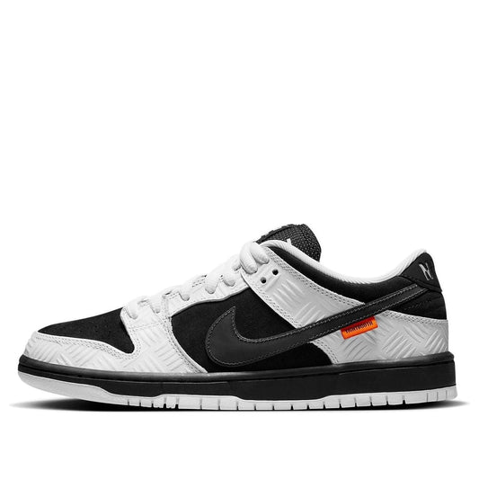 Nike x TIGHTBOOTH SB Dunk Low “White Black”